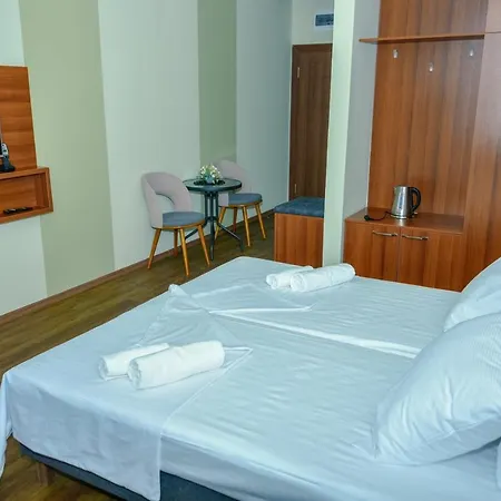 Story 4* Skopje